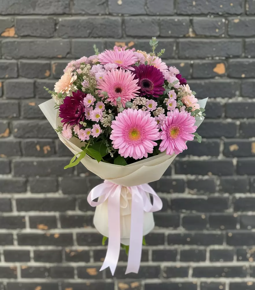 Букет цветов из: Герберы и Хризантемы в Черемисиново