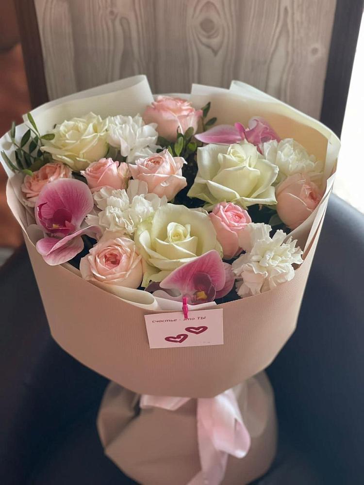 Букет цветов из: Орхидеи, Розы и Гвоздики в Черемисиново