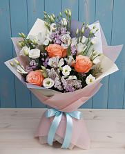 Букет цветов из:  Лизиантусы, Розы, Альстромерии и Гипсофила в Черемисиново