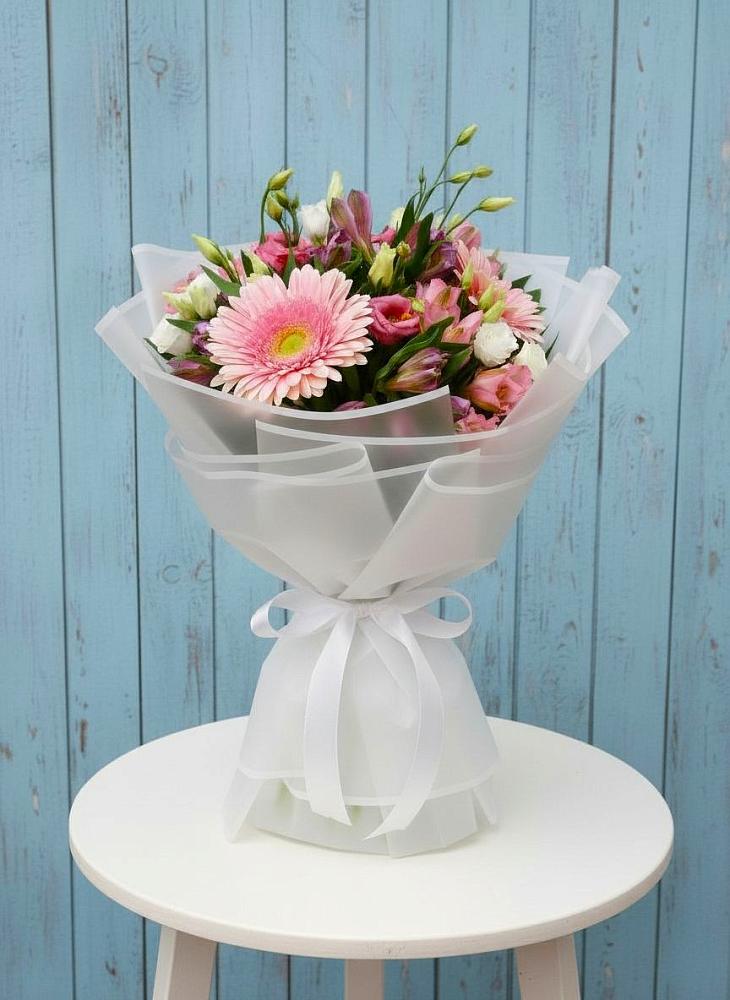 Букет цветов из: Герберы, Альстромерии и Лизиантусы в Черемисиново